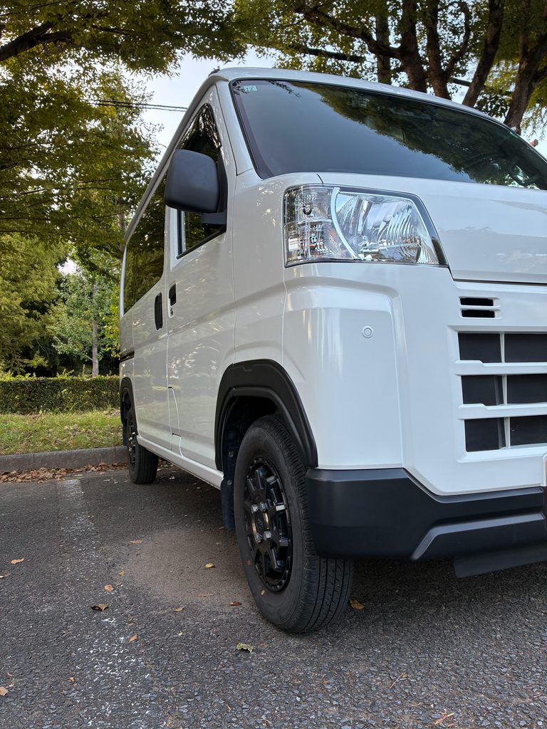 洗車を終えたハイゼットカーゴ